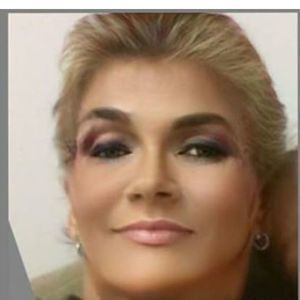 Meet your Posher, Dena